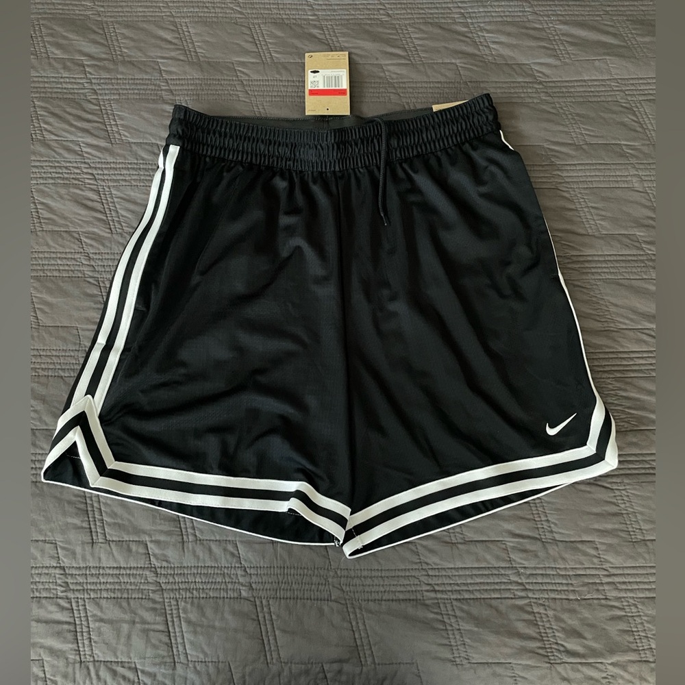 Nike DNA shorts, size Large